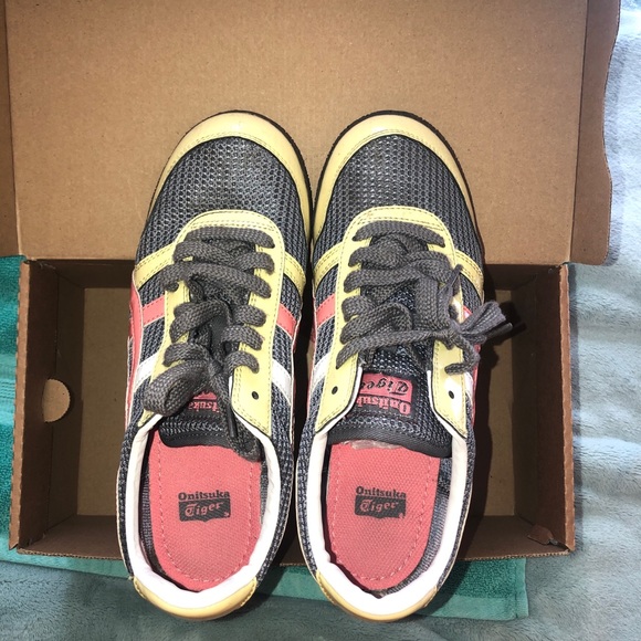 ASICS - Picture 2 of 2